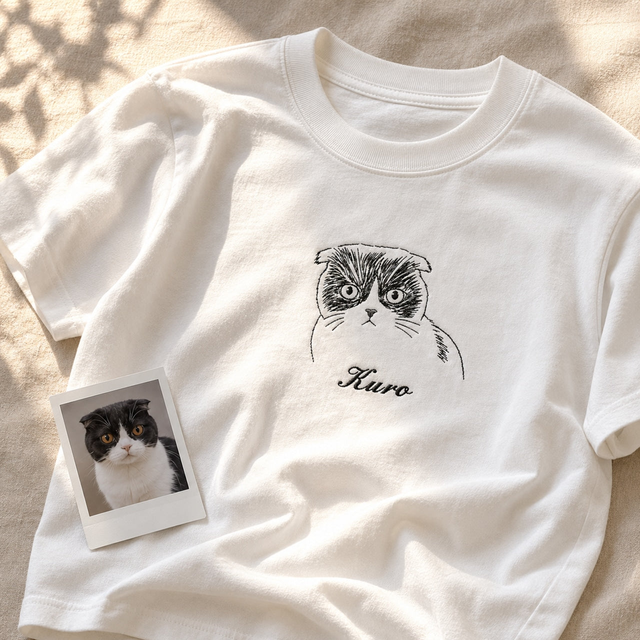 ハチワレ猫の刺繍Tシャツ