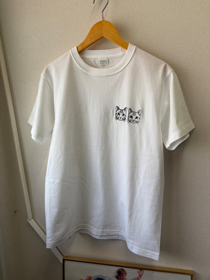 猫の顔がされたペット刺繡Tシャツ