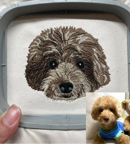 トイプードルの顔を刺繍した様子