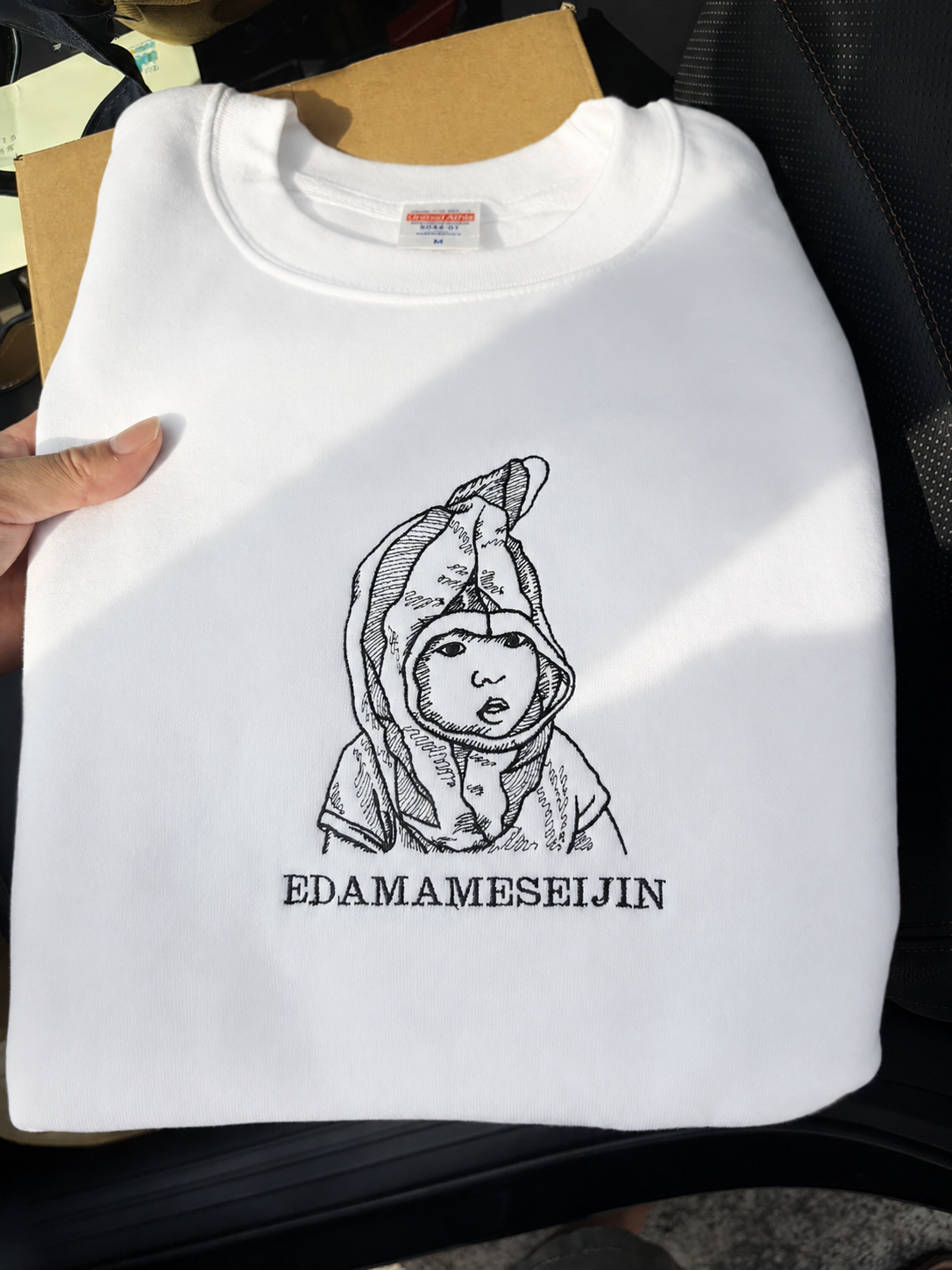 スマホ写真からつくるデッサン刺繍Tシャツ