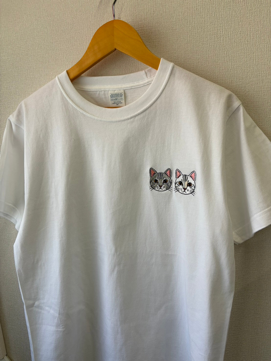ペット刺繍　半袖Tシャツ　イラストスタイル