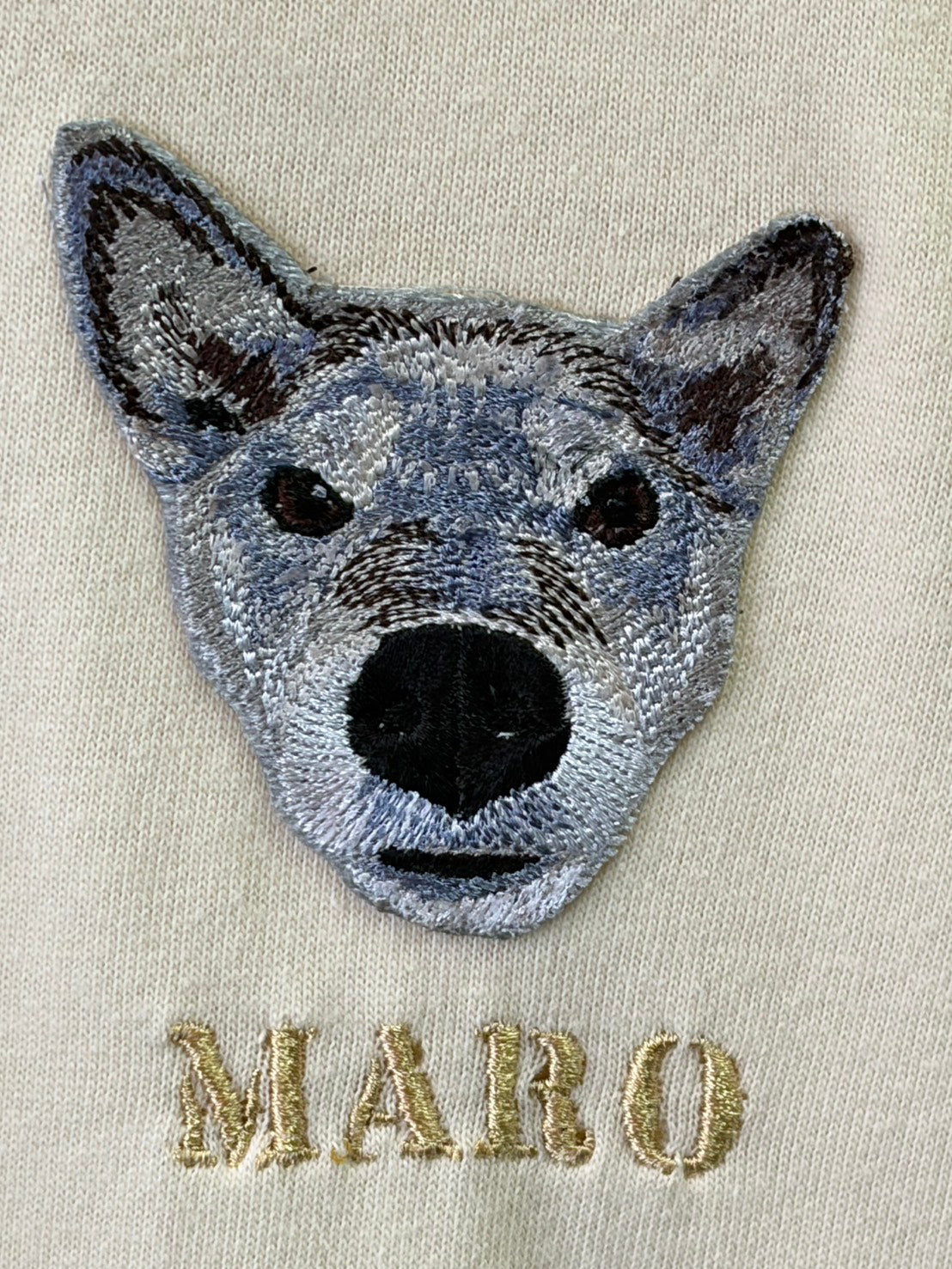 ペット刺繍のリアル刺繍Tシャツ（うちの子刺繍）