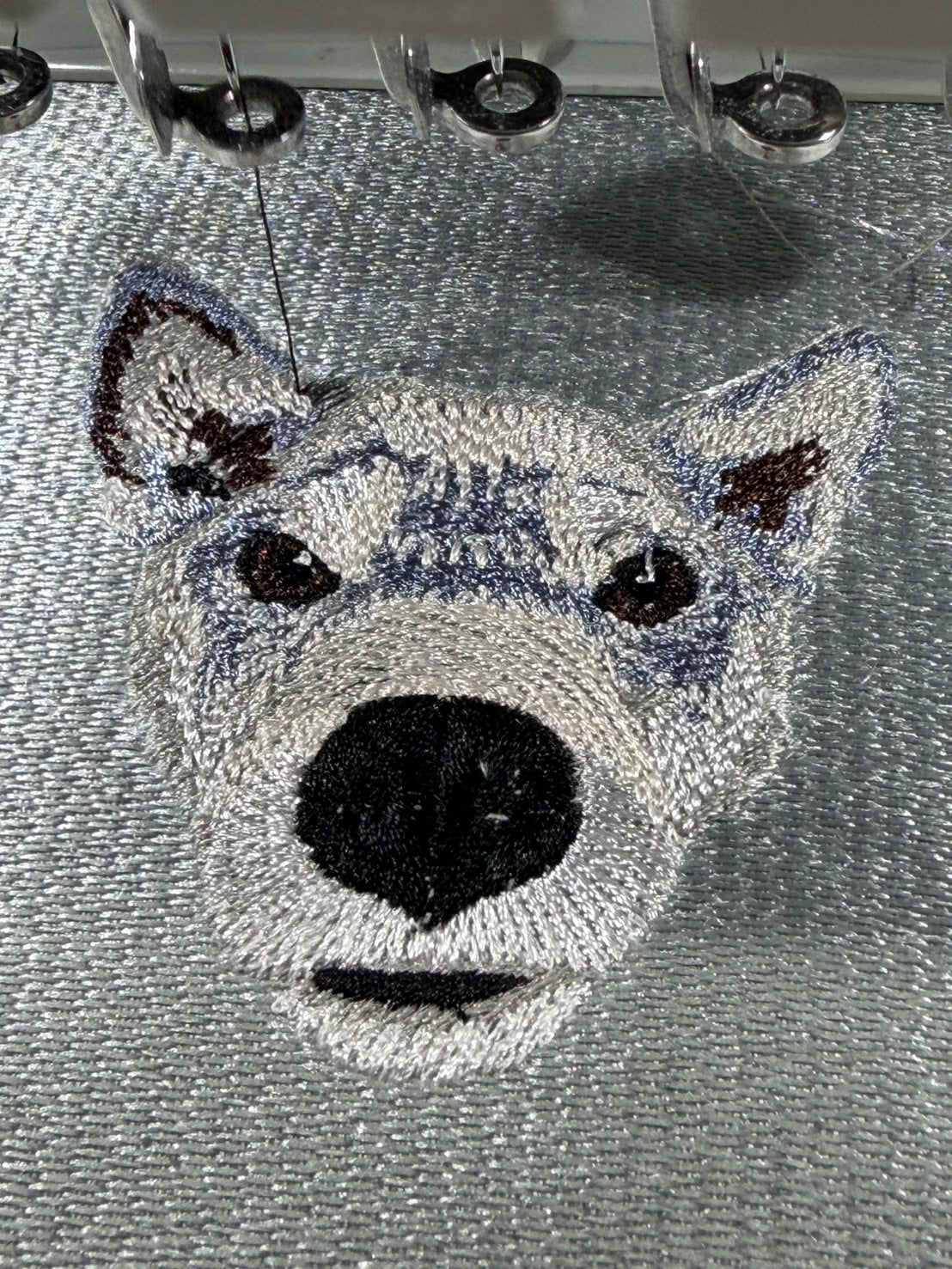 ペット刺繍のリアル刺繍Tシャツ（うちの子刺繍）
