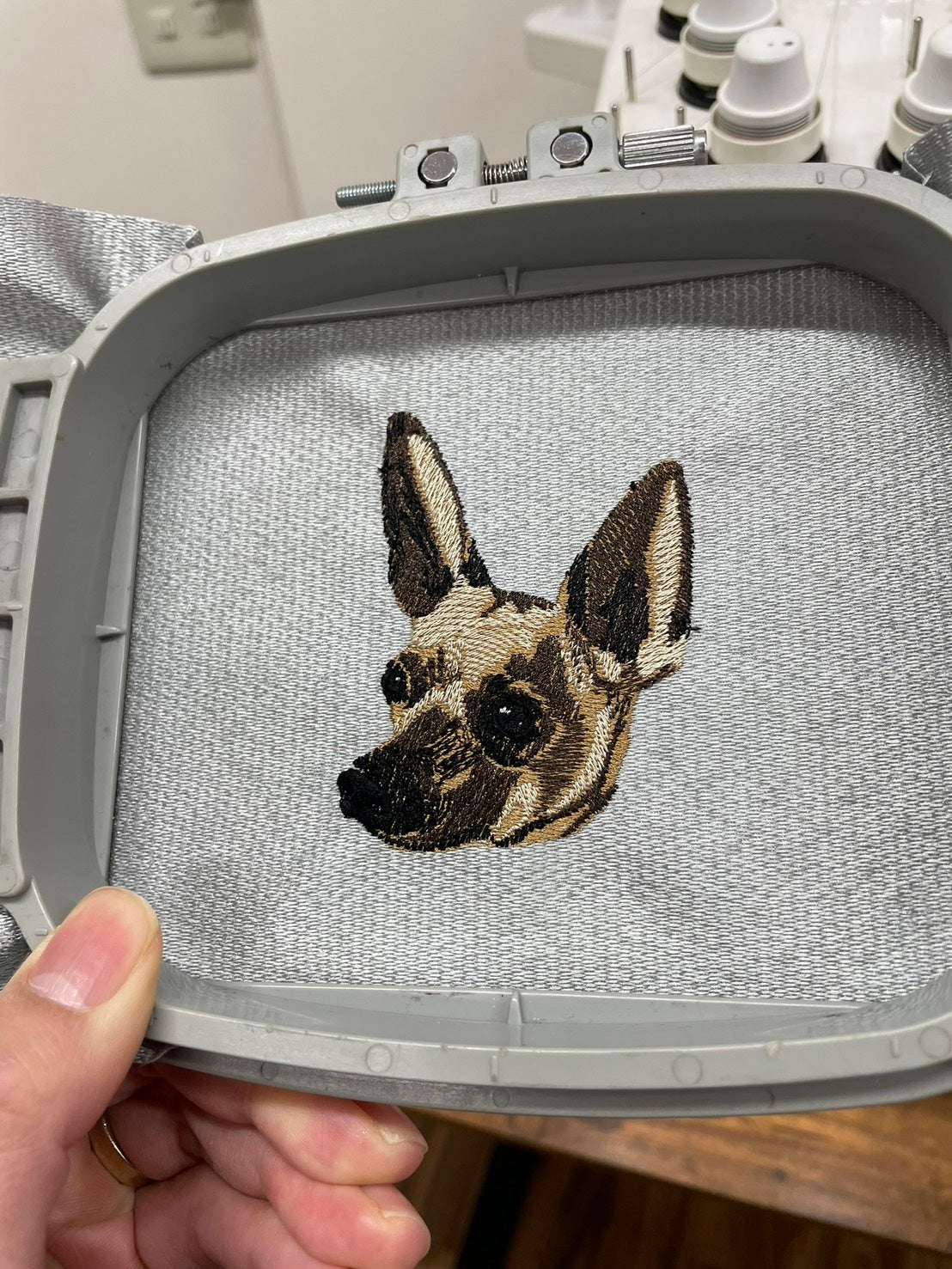 ペット刺繍のリアル刺繍Tシャツ（うちの子刺繍）