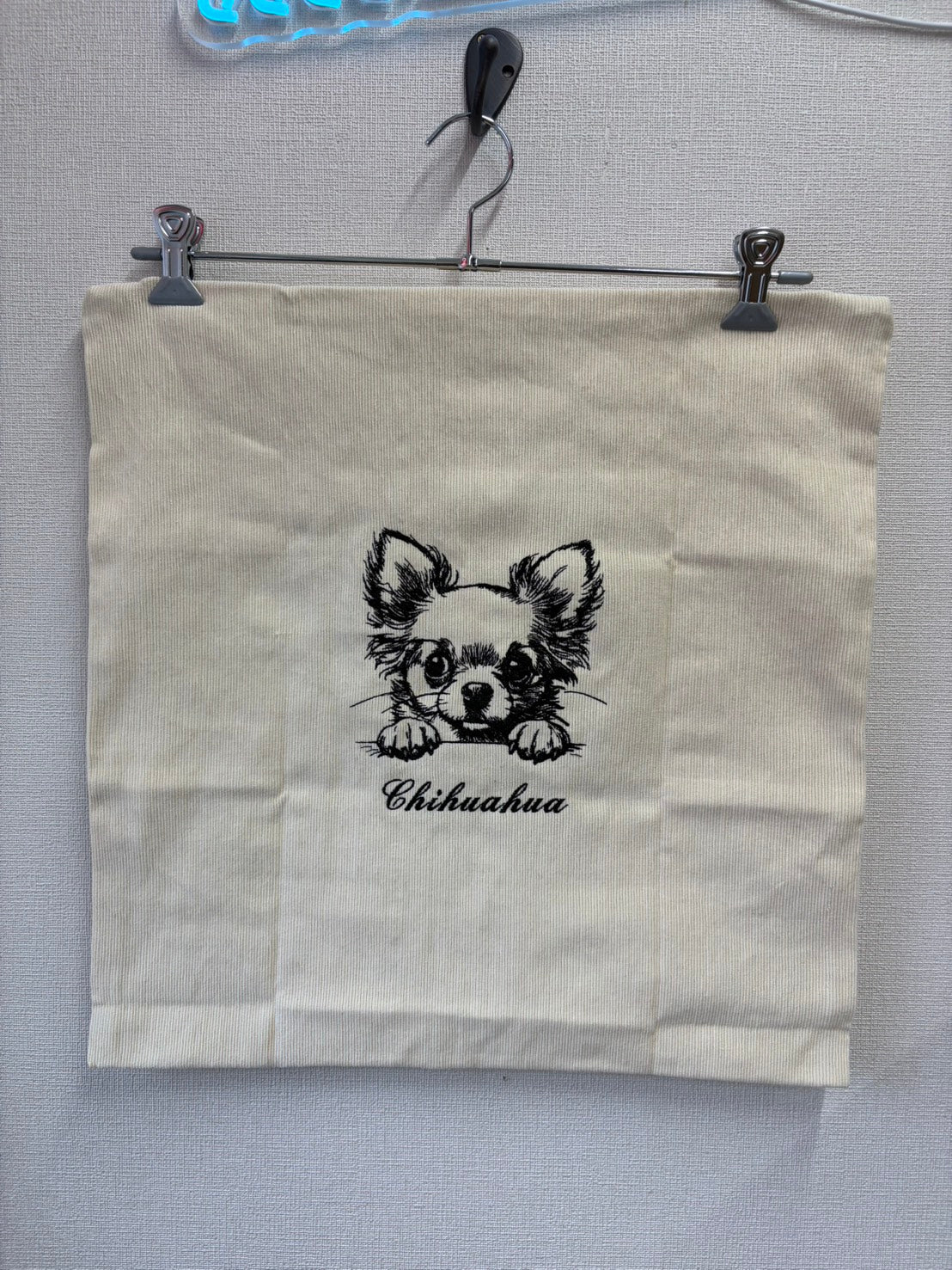 チワワ　鉛筆デッサン刺繍　クッションカバー