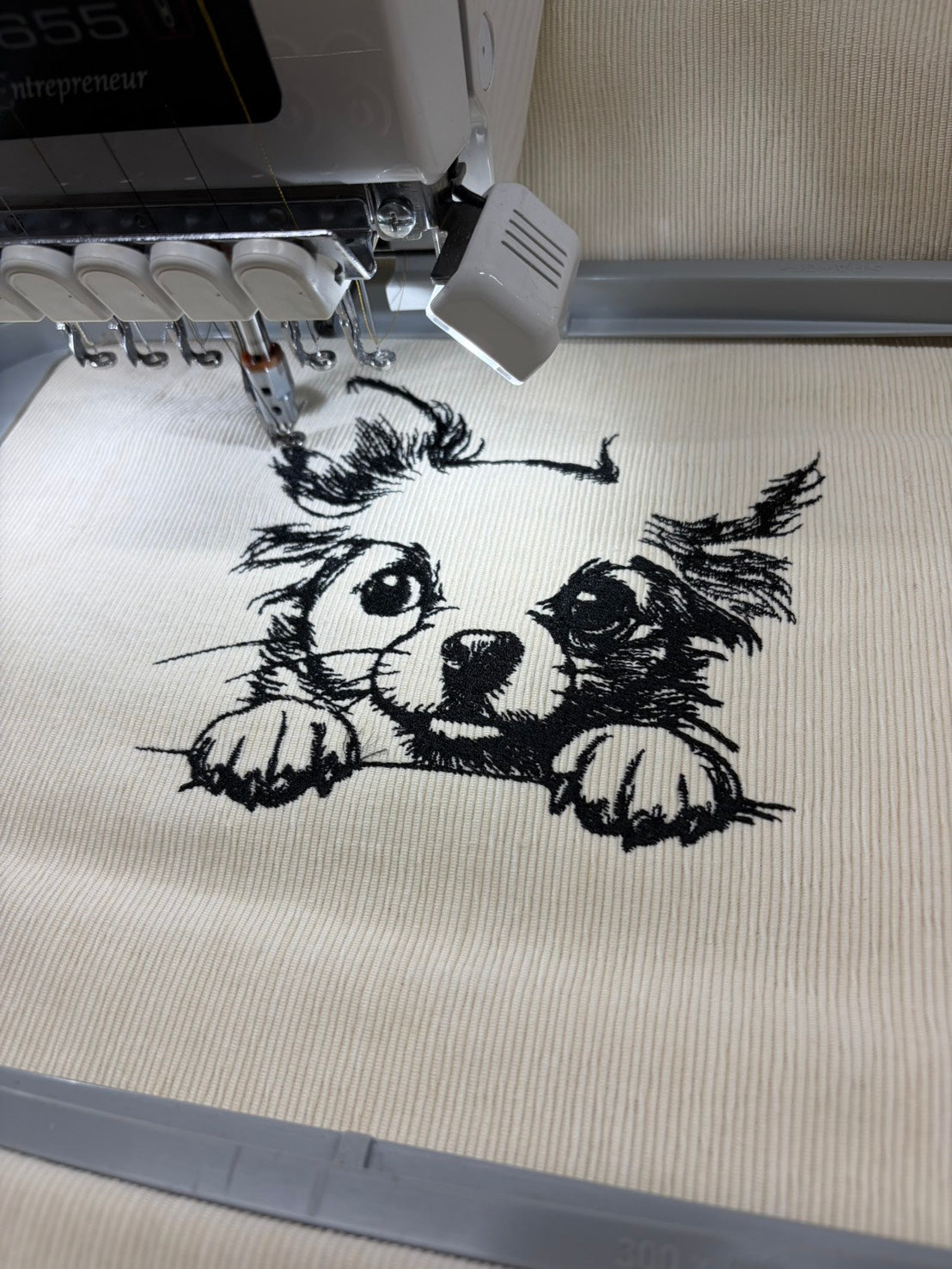 チワワ　鉛筆デッサン刺繍　クッションカバー
