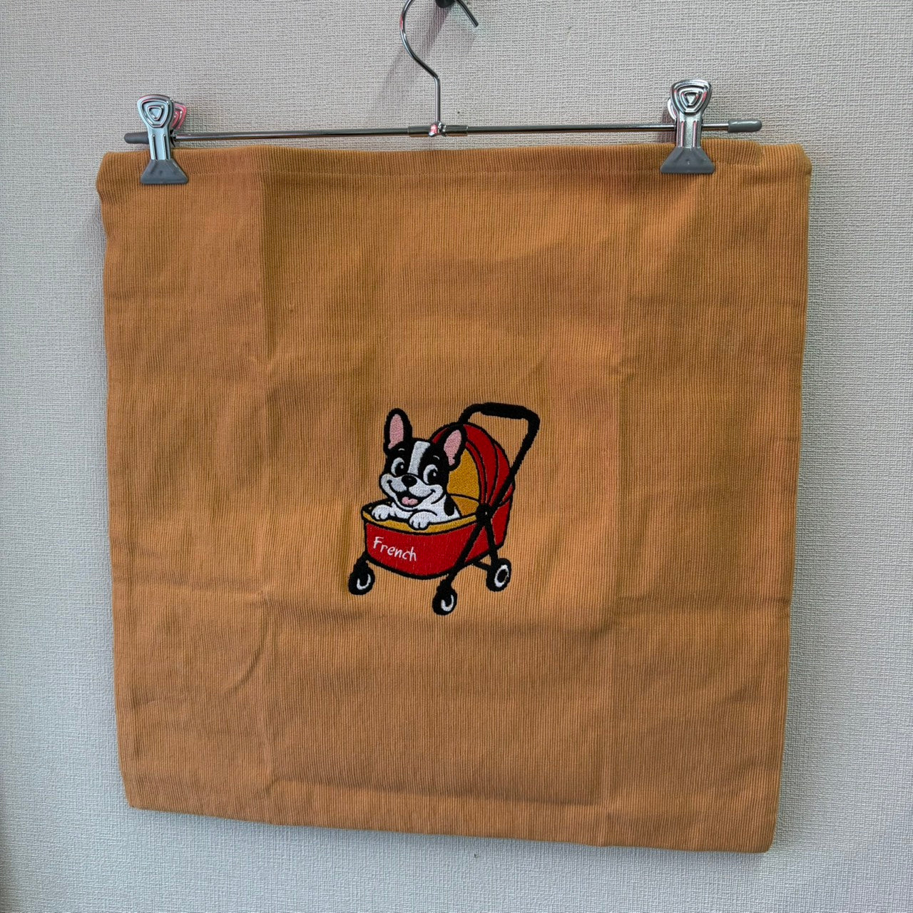 フレンチブルドッグ　海外アニメスタイル　刺繡クッションカバー