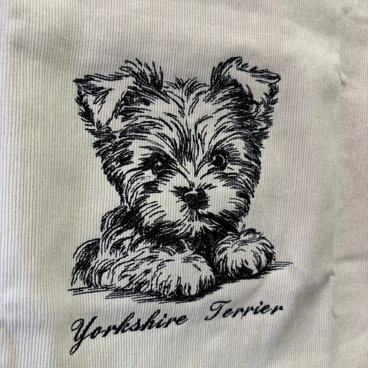 ヨークシャテリア　鉛筆デッサン刺繍　クッションカバー