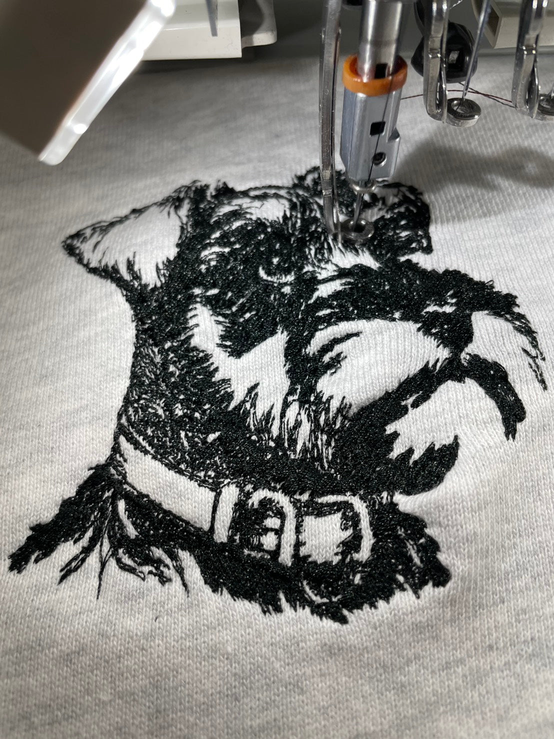 ヨークシャーテリア 刺繍トレーナー｜鉛筆画風｜