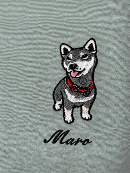 ペットの柴犬の刺繍がされているTシャツ