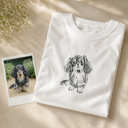 ミニチュアダックスフンドの手書きスタイルの刺繍Tシャツ（ペット刺繍・うちの子刺繍）