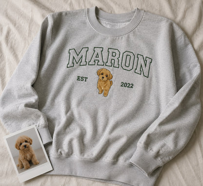 ペットのトイプードルの刺繍トレーナー